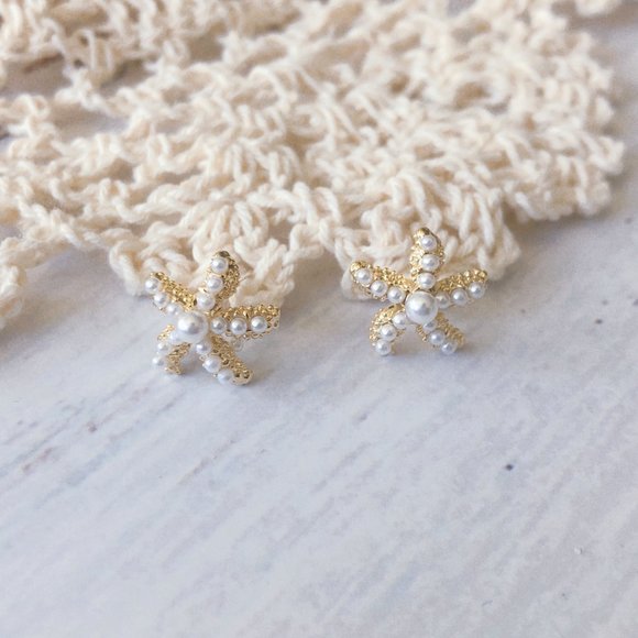 3/$35 Starfish Stud Earrings - Picture 3 of 6